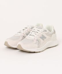 New Balance（ニューバランス）の「new balance ニューバランス FRESH FOAM X 1880 V2【幅広2E】レディーススニーカー(フレッシュフォームX1880) U188W52D リネン（スニーカー）」