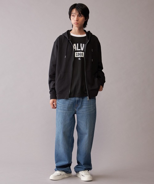 Calvin Klein(カルバン・クライン)の「【ユニセックス】ロングスリーブモノグラムテリーフルジップパーカ(スウェット・メンズ・グレー/ブラック・S/L/XL/M)」の12枚目の写真