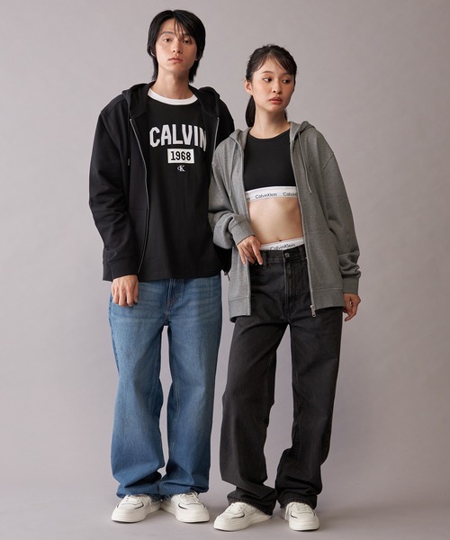 Calvin Klein(カルバン・クライン)の「【ユニセックス】ロングスリーブモノグラムテリーフルジップパーカ(スウェット・メンズ・グレー/ブラック・S/L/XL/M)」の10枚目の写真