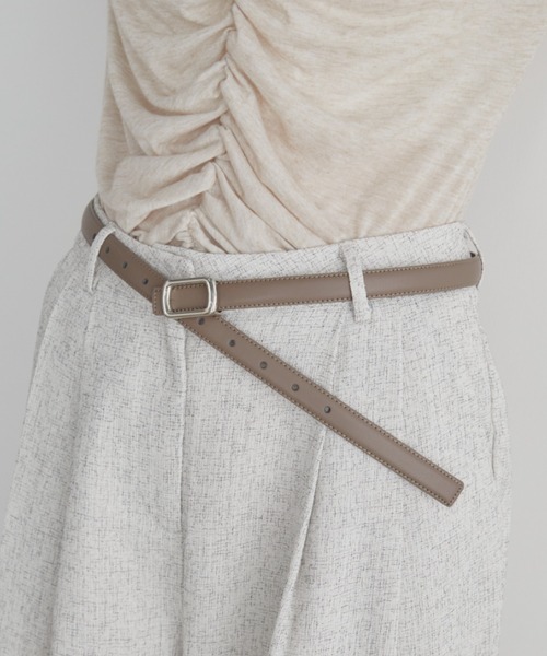 Aunt Marie's（アントマリーズ）の「スクエアバックルレザーベルト/本革（ベルト・レディース・ブラック/ベージュ・FREE）」の2枚目の写真