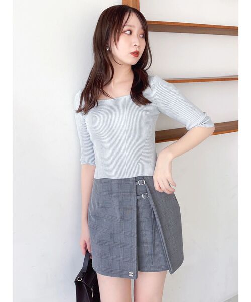 dazzlin（ダズリン）の「バックレースアップタイトニット（ニット/セーター・レディース・ブラック/グレー/オフホワイト/ラベンダー/ピンク・FREE）」の3枚目の写真