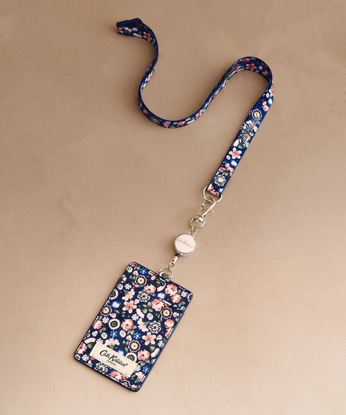 Cath Kidston(キャスキッドソン)の「ランヤード Pearly Queen Ditsy(パスケース・レディース・ブルー・FREE)」の1枚目の写真