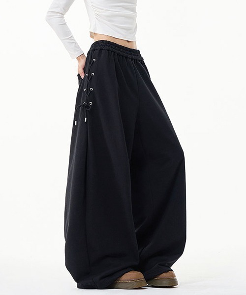 neos（ネオス）の「【neos】ユニセックス サイド レースアップ ルーズ ワイド スウェット パンツ メンズ レディース（スウェットパンツ・メンズ・ブラック/グレー・MEDIUM/LARGE/X-LARGE）」の2枚目の写真