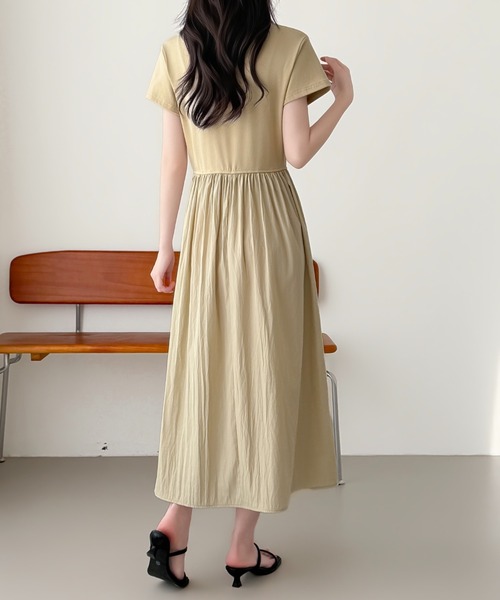 ABITOKYO(アビトーキョー)の「ハーフジップ異素材ドッキングワンピース(ワンピース・レディース・チャコールグレー/ブラック/ベージュ・FREE)」の15枚目の写真