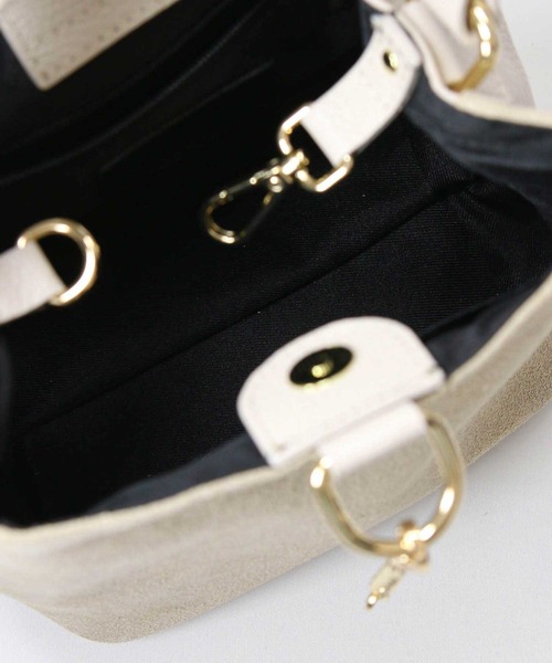 Gready Brilliant（グレディブリリアン）の「キーチェーン付ミニバック（ショルダーバッグ・レディース・ベージュ・FREE）」の3枚目の写真