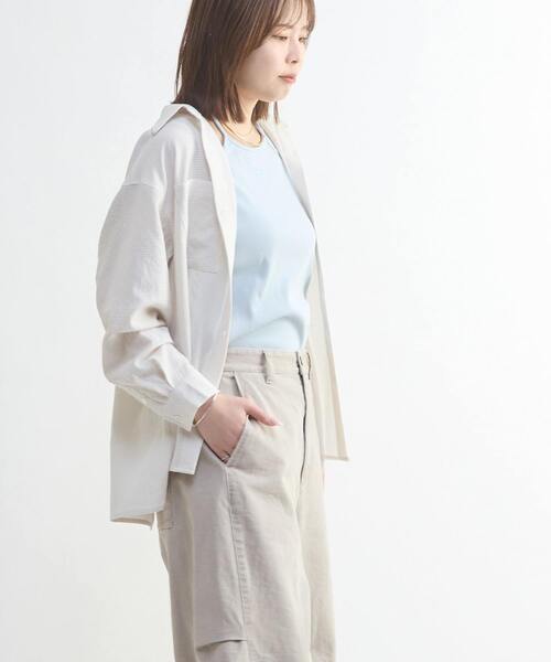 CONVERSE TOKYO（コンバーストウキョウ）の「BACK SLIT SATIN SHIRT（シャツ/ブラウス・レディース・ホワイト/グリーン・FREE）」の9枚目の写真