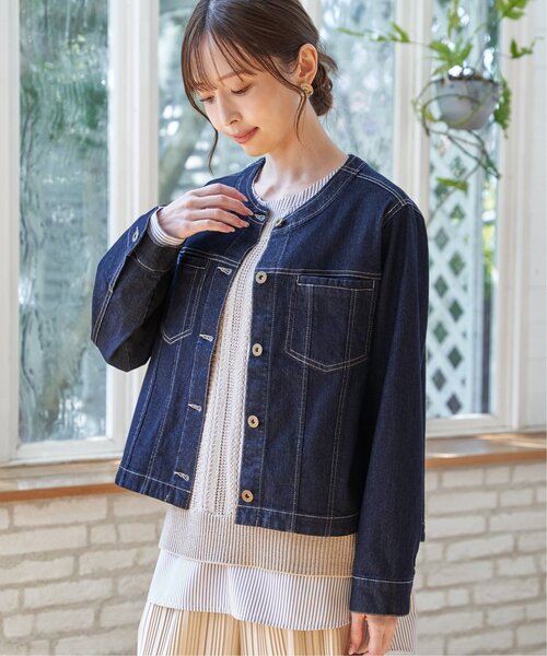 ikka（イッカ）の「ストレッチデニムノーカラーシャウター【親子コーデ】（デニムジャケット・レディース・ネイビー/ブルー/アイボリー・M/L）」の4枚目の写真