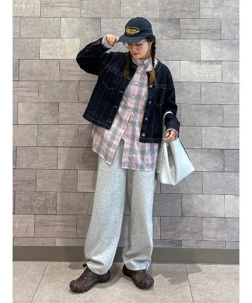 ikka（イッカ）の「【雑誌InRed4月号掲載】ストレッチデニムノーカラーシャウター【親子コーデ】（デニムジャケット・レディース・ネイビー/ブルー/アイボリー・M/L/S）」の14枚目の写真