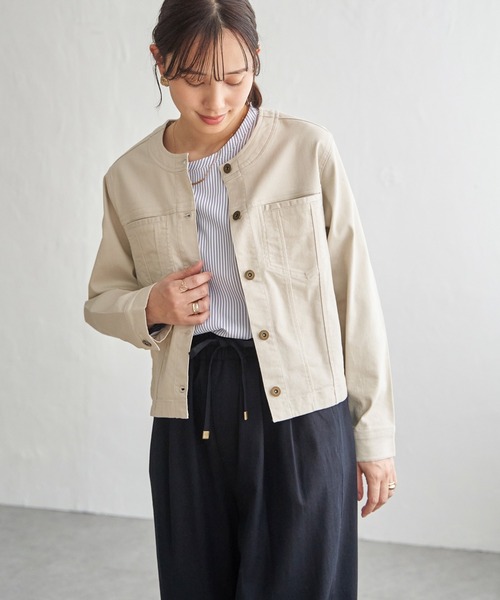 ikka（イッカ）の「【雑誌InRed4月号掲載】ストレッチデニムノーカラーシャウター【親子コーデ】（デニムジャケット・レディース・ネイビー/ブルー/アイボリー・M/L/S）」の22枚目の写真