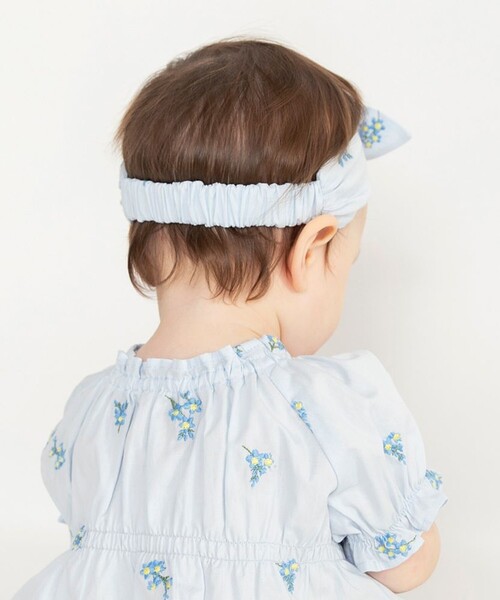 BRANSHES（ブランシェス）の「【おそろい】花刺しゅうヘアバンド（スタイ/よだれかけ・キッズ・オフホワイト/ブルー・FREE）」の11枚目の写真