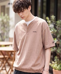 KANGOL（カンゴール）の「【KANGOL カンゴール】別注 ワンポイント ロゴ刺繍 ヘンリーネック Tシャツ（Tシャツ/カットソー）」