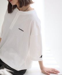 KANGOL（カンゴール）の「【KANGOL カンゴール】別注 ワンポイント ロゴ刺繍 ヘンリーネック Tシャツ（Tシャツ/カットソー）」