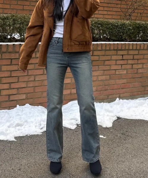 BLACKUP（ブラックアップ）の「[B-DENIM] LOW VINTAGE STRAIGHT JEANS 052（デニムパンツ・レディース・ブルー/ライトブルー・LARGE/SMALL/MEDIUM）」の7枚目の写真