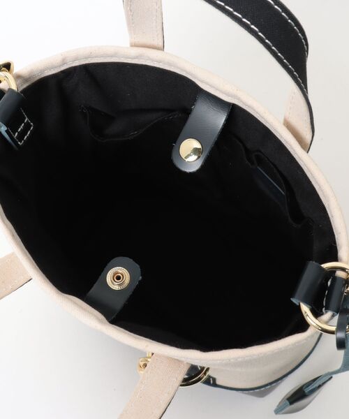 Scrap Book（スクラップブック）の「【atneK】キャンバスチェーンショルダー（ショルダーバッグ・レディース・ホワイト・FREE）」の4枚目の写真