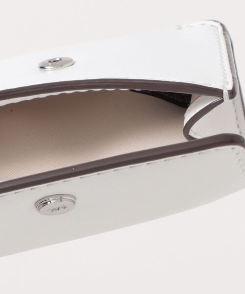 MICHAEL KORS（マイケルコース）の「JET SET コンバーチブル ジップ リストレット ラージ（クラッチバッグ・レディース・ホワイト系・FREE）」の9枚目の写真