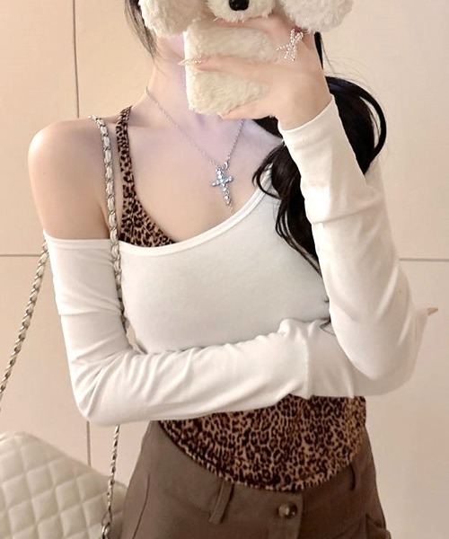 Vipoa(ヴィポア)の「Leopard print camisole two-piece tops(Tシャツ/カットソー・レディース・ホワイト/ネイビー/グレー/ブラック・FREE)」の2枚目の写真