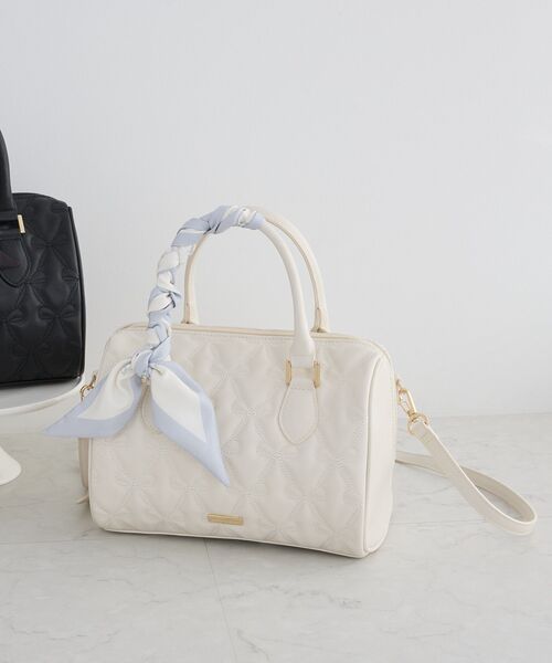 Maison de FLEUR（メゾンドフルール）の「スカーフ付きリボンキルティング2Wayボストン（ボストンバッグ・レディース・アイボリー/ブラック/ピンク・FREE）」の2枚目の写真