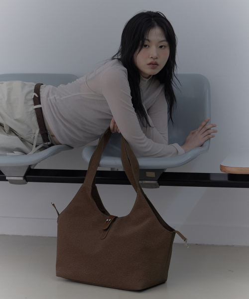 HAVEAWHALE（ハブアホエール）の「piggy buckle bag (BR)（ショルダーバッグ・レディース・その他・FREE）」の4枚目の写真