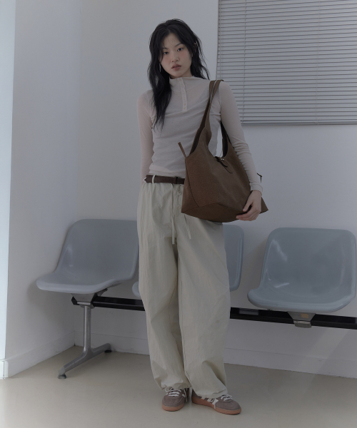 HAVEAWHALE（ハブアホエール）の「piggy buckle bag (BR)（ショルダーバッグ・レディース・その他・FREE）」の5枚目の写真