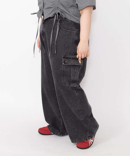 PUNYUS（プニュズ）の「カーゴデニムパンツ（デニムパンツ・レディース・ブラック/ライトブルー・5/4/3/2/1）」の13枚目の写真