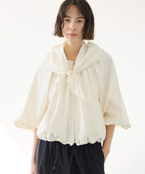 BABYLONE(バビロン)の「【多機能素材】撥水スカーフ付きブルゾン(ブルゾン・レディース・ブラック/ホワイト・フリー)」の3枚目の写真