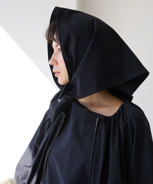 BABYLONE(バビロン)の「【多機能素材】撥水スカーフ付きブルゾン(ブルゾン・レディース・ブラック/ホワイト・フリー)」の17枚目の写真