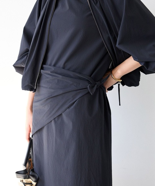 BABYLONE(バビロン)の「【多機能素材】撥水スカーフ付きブルゾン(ブルゾン・レディース・ブラック/ホワイト・フリー)」の19枚目の写真