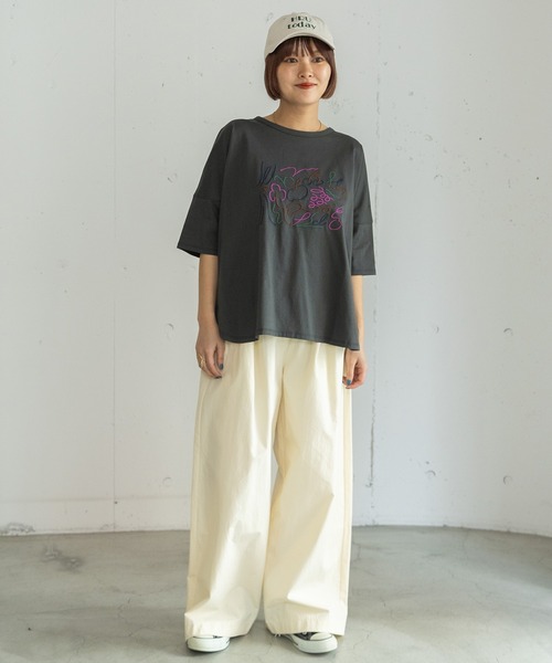 POU DOU DOU(プードゥドゥ)の「ダンシングフルーツ刺繍ゆるTee(Tシャツ/カットソー・レディース・オフホワイト/ダークグレー・3)」の14枚目の写真