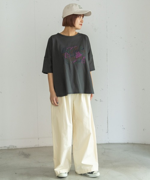 POU DOU DOU(プードゥドゥ)の「ダンシングフルーツ刺繍ゆるTee(Tシャツ/カットソー・レディース・オフホワイト/ダークグレー・3)」の15枚目の写真