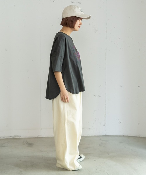 POU DOU DOU(プードゥドゥ)の「ダンシングフルーツ刺繍ゆるTee(Tシャツ/カットソー・レディース・オフホワイト/ダークグレー・3)」の16枚目の写真