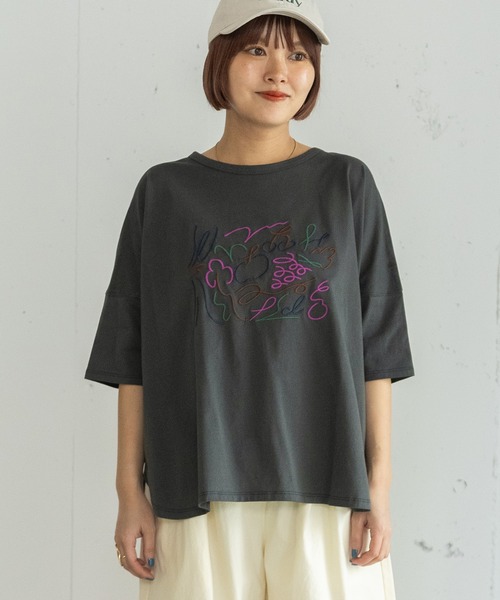 POU DOU DOU(プードゥドゥ)の「ダンシングフルーツ刺繍ゆるTee(Tシャツ/カットソー・レディース・オフホワイト/ダークグレー・3)」の19枚目の写真