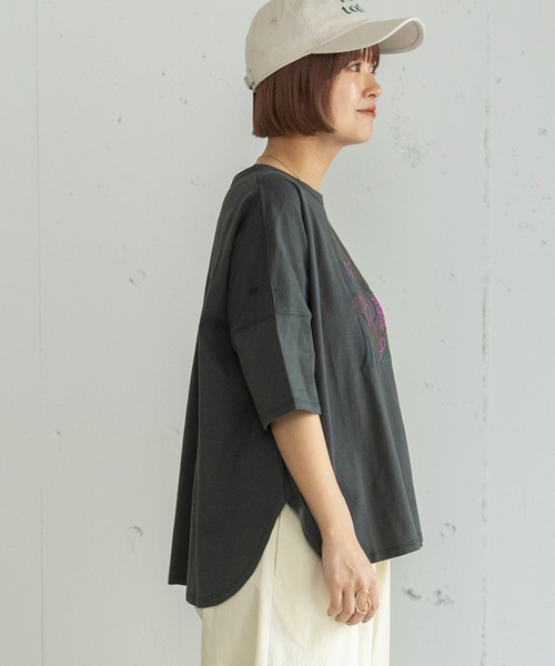 POU DOU DOU(プードゥドゥ)の「ダンシングフルーツ刺繍ゆるTee(Tシャツ/カットソー・レディース・オフホワイト/ダークグレー・3)」の20枚目の写真