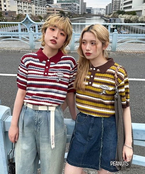 PEANUTS(ピーナッツ)の「PEANUTSコラボ マルチボーダーポロ衿ニットトップス(Tシャツ/カットソー・レディース・ブラウン/レッド/ブルー・FREE)」の4枚目の写真