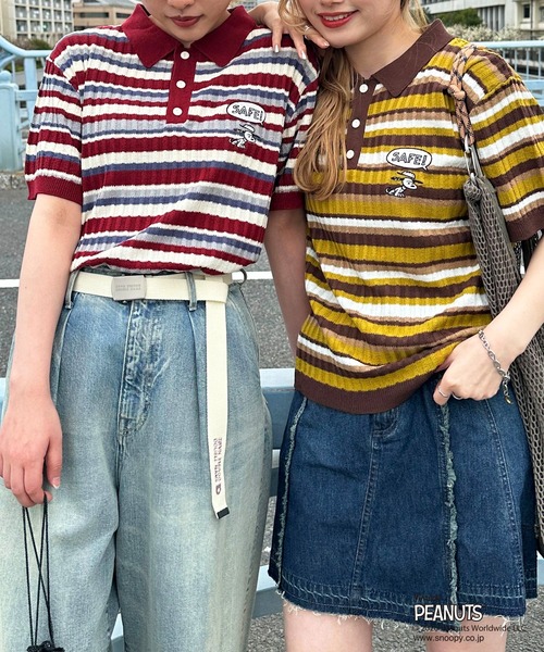 PEANUTS(ピーナッツ)の「PEANUTSコラボ マルチボーダーポロ衿ニットトップス(Tシャツ/カットソー・レディース・ブラウン/レッド/ブルー・FREE)」の5枚目の写真