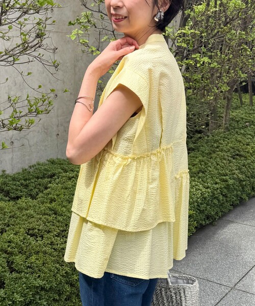MICO COULIER（ミコクリエ）の「ワンダーウェーブクロスアシメペプラムブラウス（シャツ/ブラウス・レディース・イエロー/オフホワイト/サックスブルー/ブラック・38）」の22枚目の写真