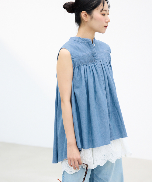IENA(イエナ)の「AAYUSHI/アユーシ デニムピンタックブラウス SGN070150(シャツ/ブラウス・レディース・ブルー系その他・FREE)」の3枚目の写真