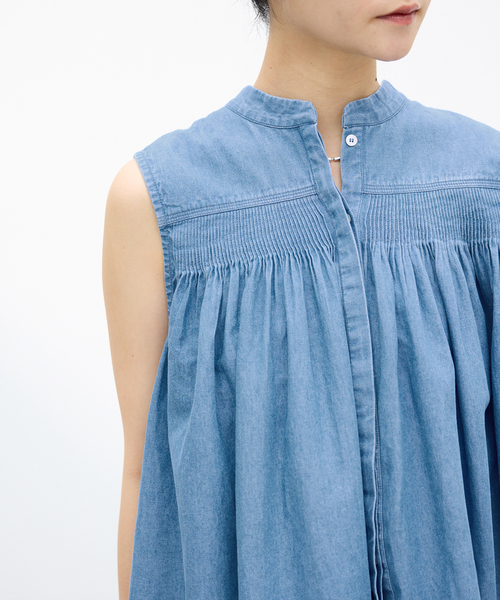 IENA(イエナ)の「AAYUSHI/アユーシ デニムピンタックブラウス SGN070150(シャツ/ブラウス・レディース・ブルー系その他・FREE)」の10枚目の写真