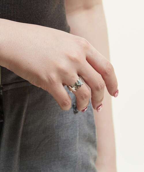 CONVERSE TOKYO(コンバーストウキョウ)の「【SILVER925】ETERNITY STAR★ RING(リング・レディース・シルバー・FREE)」の2枚目の写真