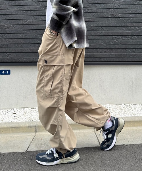 U.S. POLO ASSN.(ユーエスポロアッスン)の「【U.S. POLO ASSN.】ポリ撥水ワイドカーゴパンツ 046360(カーゴパンツ・メンズ・カーキ/ネイビー/ベージュ・M/S/LL/L)」の1枚目の写真
