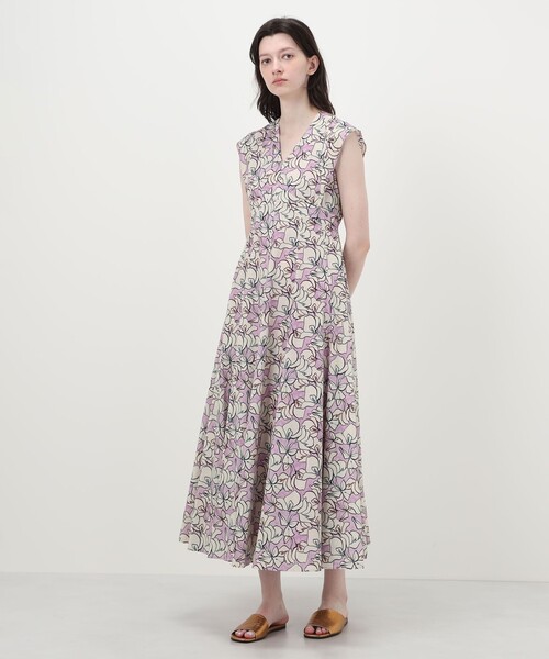 TOMORROWLAND （トゥモローランド）の「【別注】MARIHA Flower Poem 夏の月のドレス（ワンピース・レディース・ラベンダー・36）」の2枚目の写真
