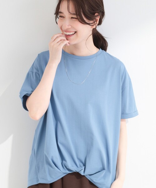 SHOO・LA・RUE（シューラルー）の「【ひんやり/洗濯機可/S-LL】インしてる風 フロントタックデザインTシャツ（Tシャツ/カットソー・レディース・ライトベージュ/ホワイト系5/ピンク系/カーキ/ブルー/ブラック・01/02/04/03）」の5枚目の写真