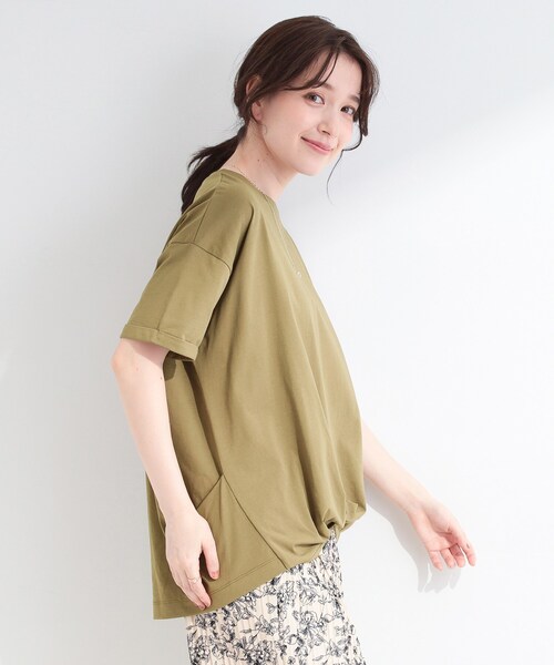SHOO・LA・RUE(シューラルー)の「【ひんやり/体型カバー/S-LL】インせず決まる フロントタックデザインTシャツ(Tシャツ/カットソー・レディース・ライトベージュ/ホワイト系5/ピンク系/カーキ/ブルー/ブラック・01/02/04/03)」の14枚目の写真