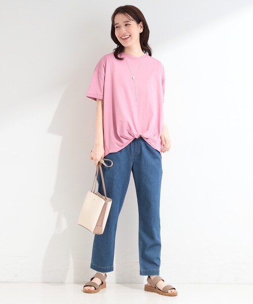 SHOO・LA・RUE（シューラルー）の「【ひんやり/洗濯機可/S-LL】インしてる風 フロントタックデザインTシャツ（Tシャツ/カットソー・レディース・ライトベージュ/ホワイト系5/ピンク系/カーキ/ブルー/ブラック・01/02/04/03）」の22枚目の写真