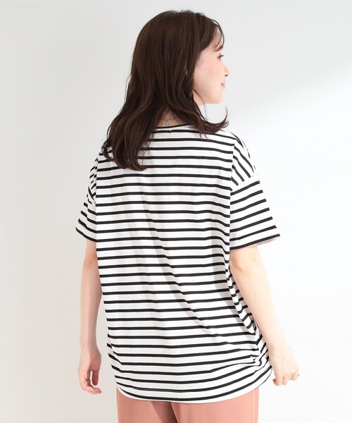 SHOO・LA・RUE（シューラルー）の「【ひんやり/洗濯機可/S-LL】インしてる風 フロントタックデザインTシャツ（Tシャツ/カットソー・レディース・ライトベージュ/ホワイト系5/ピンク系/カーキ/ブルー/ブラック・01/02/04/03）」の15枚目の写真