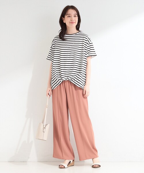 SHOO・LA・RUE（シューラルー）の「【ひんやり/洗濯機可/S-LL】インしてる風 フロントタックデザインTシャツ（Tシャツ/カットソー・レディース・ライトベージュ/ホワイト系5/ピンク系/カーキ/ブルー/ブラック・01/02/04/03）」の14枚目の写真