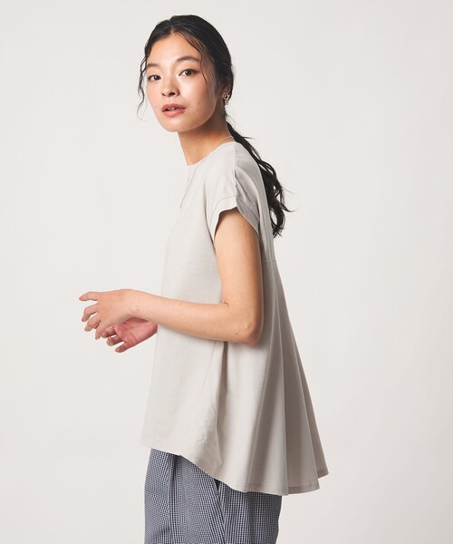 A DAY IN THE LIFE UNITED ARROWS(アデイインザライフユナイテッドアローズ)の「プレーティングテンジク フレア フレンチスリーブTシャツ ‐接触冷感・UVカット・吸水速乾‐<A DAY IN THE LIFE>(Tシャツ/カットソー・レディース・ブラック/オフホワイト/ナチュラル/その他1/コバルトブルー/イエロー・FREE)」の3枚目の写真