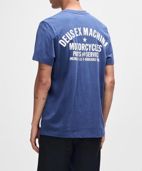 DEUS EX MACHINA(デウスエクスマキナ)の「HARAJUKU ADDRESS TEE レギュラーフィットTシャツ オーガニックコットン素材(Tシャツ/カットソー・メンズ・ブルー・S/M/L/XL)」の2枚目の写真