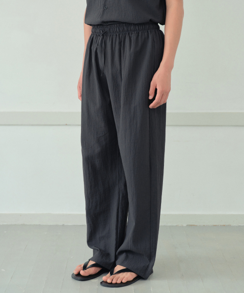 WEDNESDAY OASIS（ウェンズデーオアシス）の「ヨルバンディングセミワイドパンツ_CHARCOAL(WB6PT21)（その他パンツ・メンズ・チャコール・MEDIUM/LARGE）」の4枚目の写真