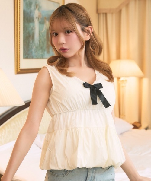 TITTY&CO.（ティティーアンドコー）の「フロントリボンスリーブレストップス（ワンピース・レディース・ブラック/アイボリー/ホワイト・FREE）」の15枚目の写真