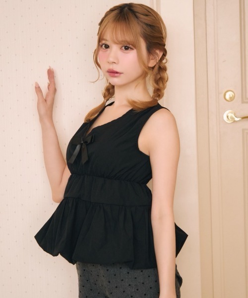 TITTY&CO.（ティティーアンドコー）の「フロントリボンスリーブレストップス（ワンピース・レディース・ブラック/アイボリー/ホワイト・FREE）」の7枚目の写真